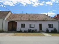 Rodinn&yacute; dům s pozemky, Hr&aacute;dek u Znojma, pod&iacute;l 1/3 